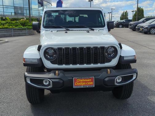 Bright White Clearcoat 2026 Jeep Gladiator 85th Anniversary Edition
