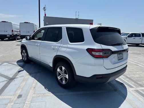 Platinum White Pearl 2024 Honda Pilot EX-L 7-PASSENGER