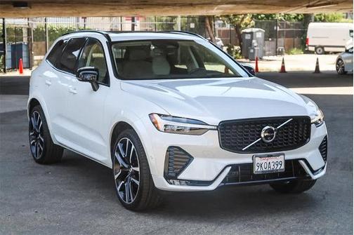 2024 Volvo XC60 B5 ULTIMATE DARK THEME