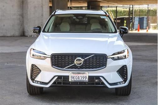 2024 Volvo XC60 B5 ULTIMATE DARK THEME