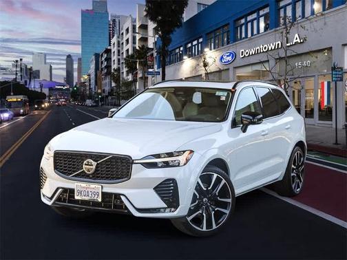 2024 Volvo XC60 B5 ULTIMATE DARK THEME