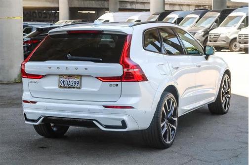 2024 Volvo XC60 B5 ULTIMATE DARK THEME