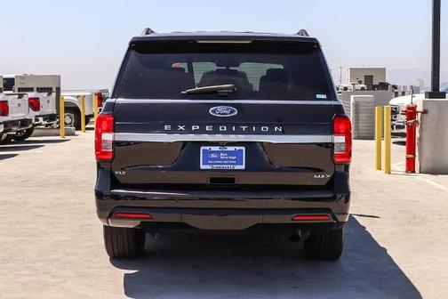 AGATE BLACK METALLIC 2023 Ford Expedition XLT