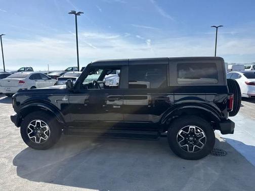 SHADOW BLACK 2026 Ford Bronco OUTER BANKS
