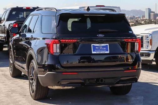AGATE BLACK METALLIC 2025 Ford Explorer ST-LINE