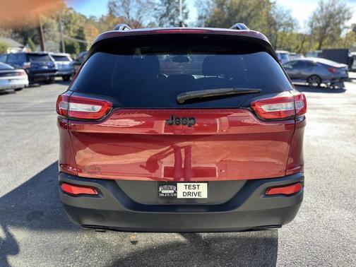 2017 Jeep Cherokee Sport