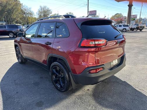 2017 Jeep Cherokee Sport