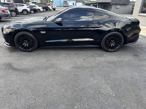 2017 Ford Mustang GT Premium