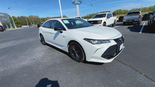 2020 Toyota Avalon Hybrid XSE