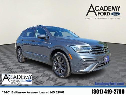 Platinum Gray Metallic 2022 Volkswagen Tiguan 2.0T SE
