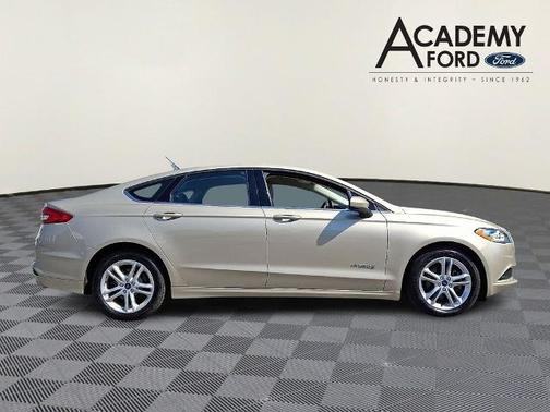 WHITE GOLD 2018 Ford Fusion S