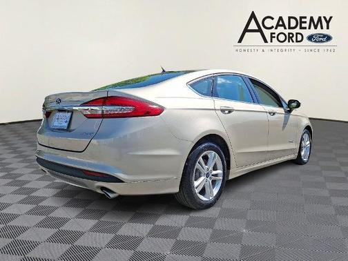 WHITE GOLD 2018 Ford Fusion S