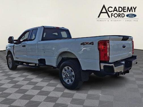 OXFORD WHITE 2023 Ford F-350 XLT