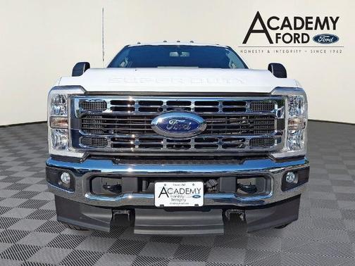 OXFORD WHITE 2023 Ford F-350 XLT