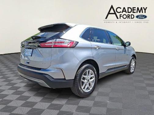 ICONIC SILVER 2024 Ford Edge SEL