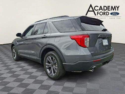 CARBONIZED GRAY METALLIC 2023 Ford Explorer XLT
