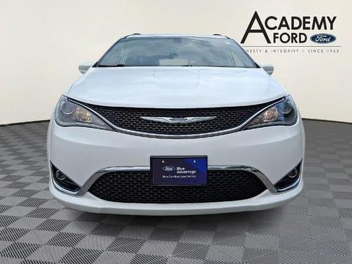 Bright White Clearcoat 2018 Chrysler Pacifica TOURING L PLUS