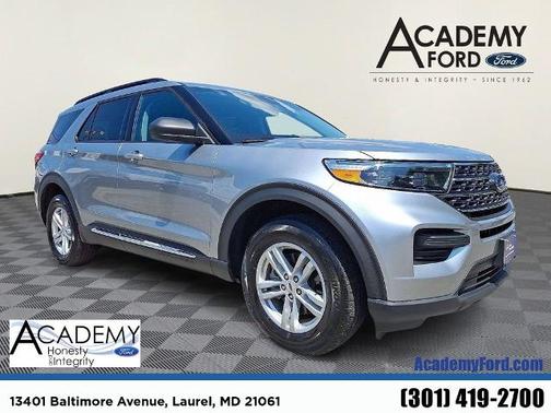 ICONIC SILVER METALLIC 2024 Ford Explorer XLT