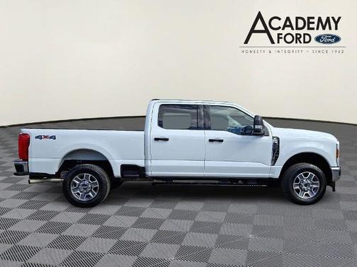 OXFORD WHITE 2025 Ford F-250 XLT