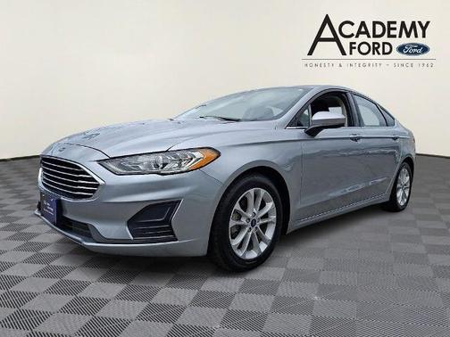 ICONIC SILVER 2020 Ford Fusion SE