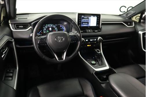 2020 Toyota RAV4 Hybrid SE