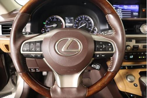 2017 Lexus ES 350 Base