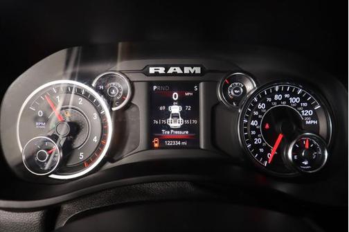 2022 RAM 3500 Tradesman Crew Cab 4x4 8' Box