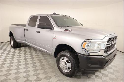 2022 RAM 3500 Tradesman Crew Cab 4x4 8' Box