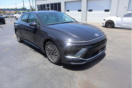 2025 Hyundai SONATA Hybrid SE