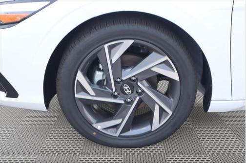 2025 Hyundai SONATA Hybrid SE