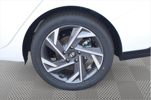 2025 Hyundai SONATA Hybrid SE