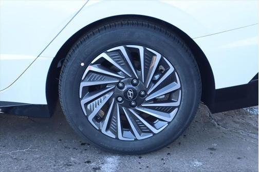 2025 Hyundai SONATA Hybrid SE