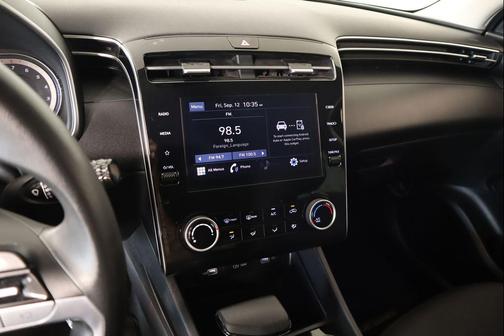2022 Hyundai TUCSON SE
