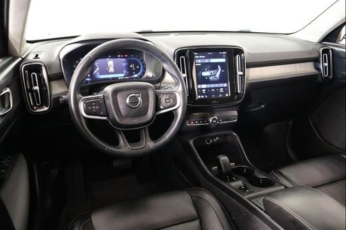 2023 Volvo XC40 B5 Core