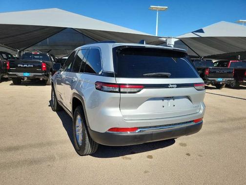 2024 Jeep Grand Cherokee Laredo