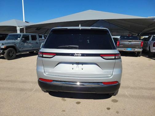 2024 Jeep Grand Cherokee Laredo