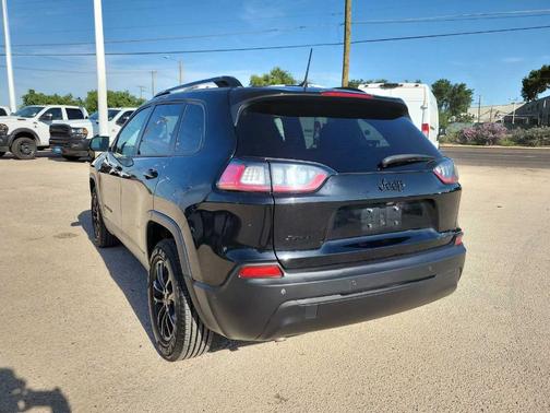 2023 Jeep Cherokee Altitude Lux