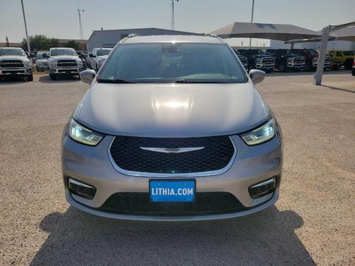 2021 Chrysler Pacifica Touring-L