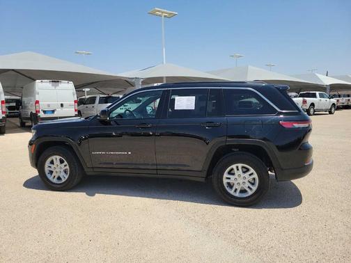 2024 Jeep Grand Cherokee Laredo