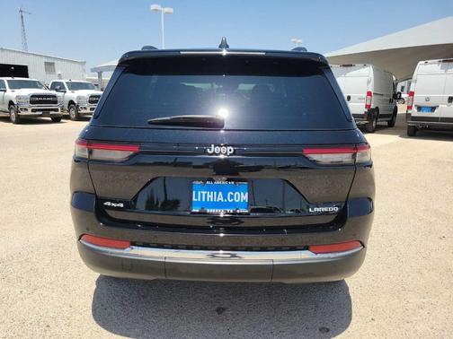 2024 Jeep Grand Cherokee Laredo