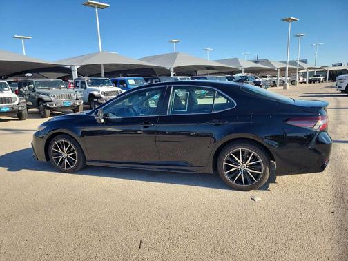 2023 Toyota Camry SE