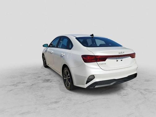 Snow White Pearl 2023 Kia Forte LXS