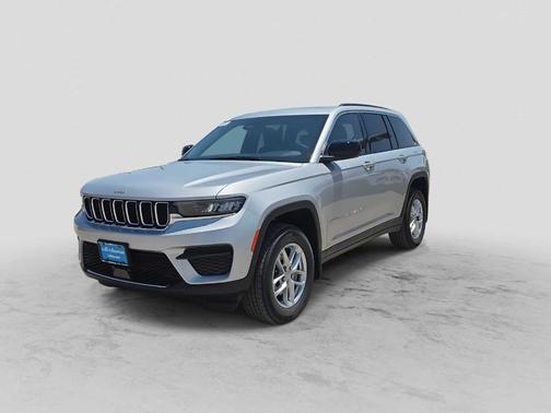 Silver Zynith 2026 Jeep Grand Cherokee Laredo X
