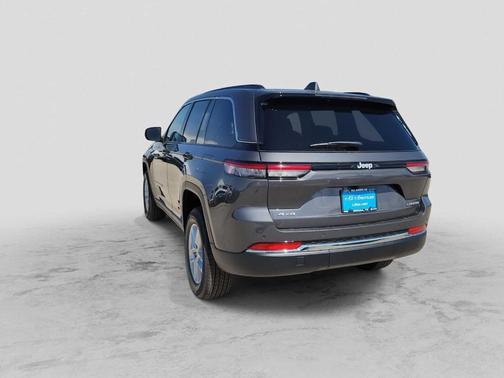 Metallic 2026 Jeep Grand Cherokee Laredo X