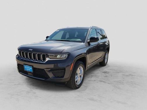 Metallic 2026 Jeep Grand Cherokee Laredo X