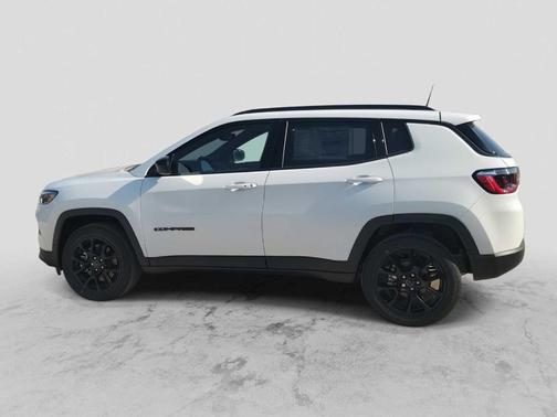 Bright White Clearcoat 2026 Jeep Compass Latitude