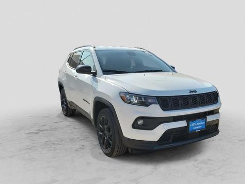 Bright White Clearcoat 2026 Jeep Compass Latitude