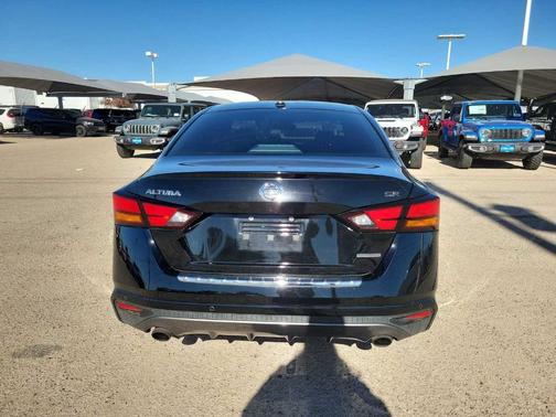 2022 Nissan Altima 2.0 SR