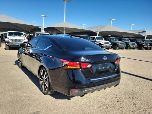 2022 Nissan Altima 2.0 SR