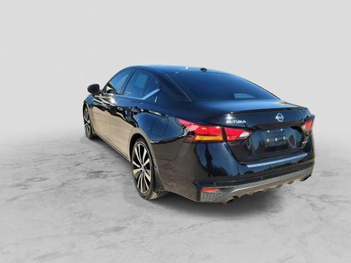 2022 Nissan Altima 2.0 SR